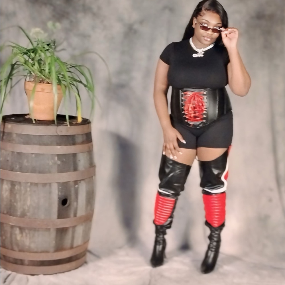 Lavish Black and Red Short Sleeve Top